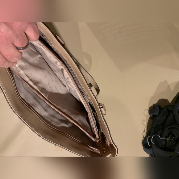 MICHAEL KORS Tote - Picture 3 of 5